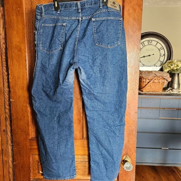 Wrangler Blue Jeans | Size 42 x 32 | Classic Fit | Fair Condition - Picture 3 of 9